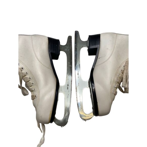 Vintage White Figure Ice Skates Womens Size 9 Made In Canada Winter Snow Sports - Picture 7 of 16